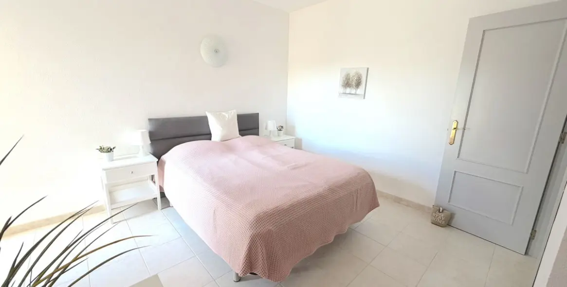 Продажа апартаментов на среднем этаже в Higueron 13