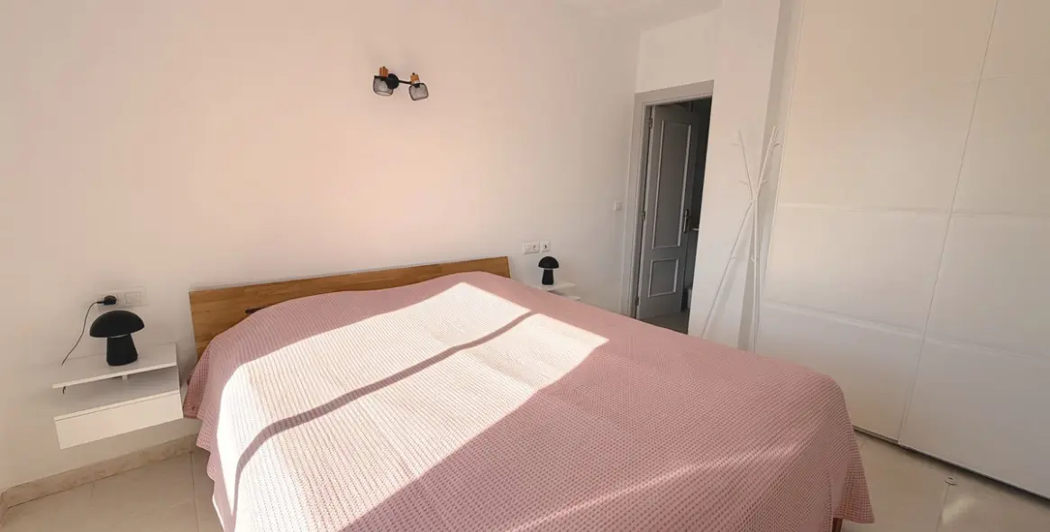 Продажа апартаментов на среднем этаже в Higueron 26