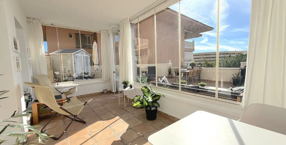 Продажа апартаментов на среднем этаже в Higueron 31