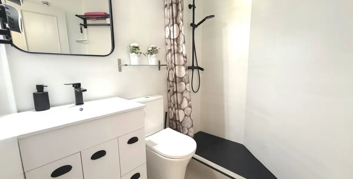 Продажа апартаментов на среднем этаже в Higueron 34