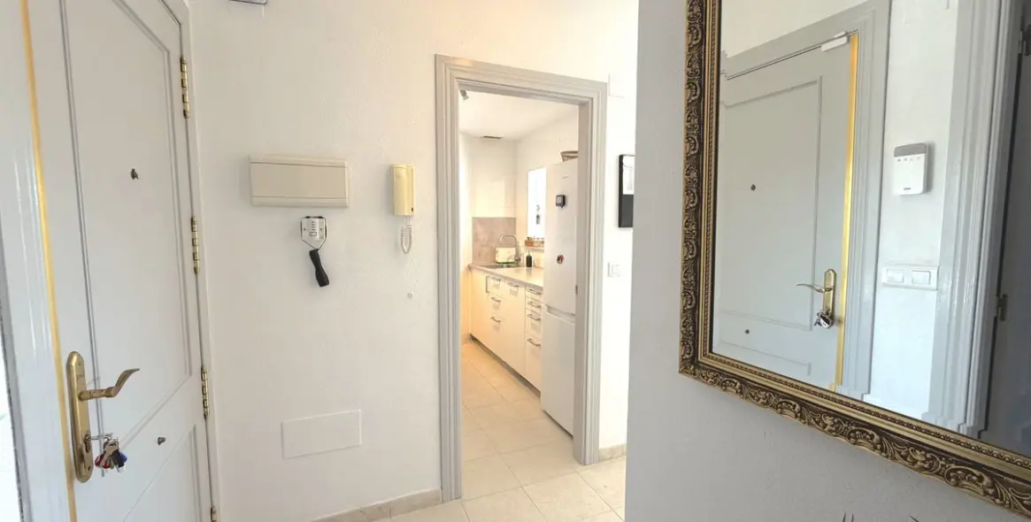 Продажа апартаментов на среднем этаже в Higueron 35