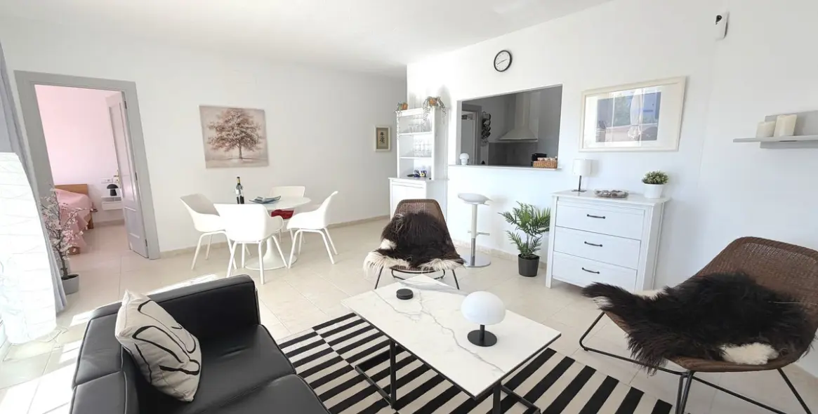 Продажа апартаментов на среднем этаже в Higueron 40