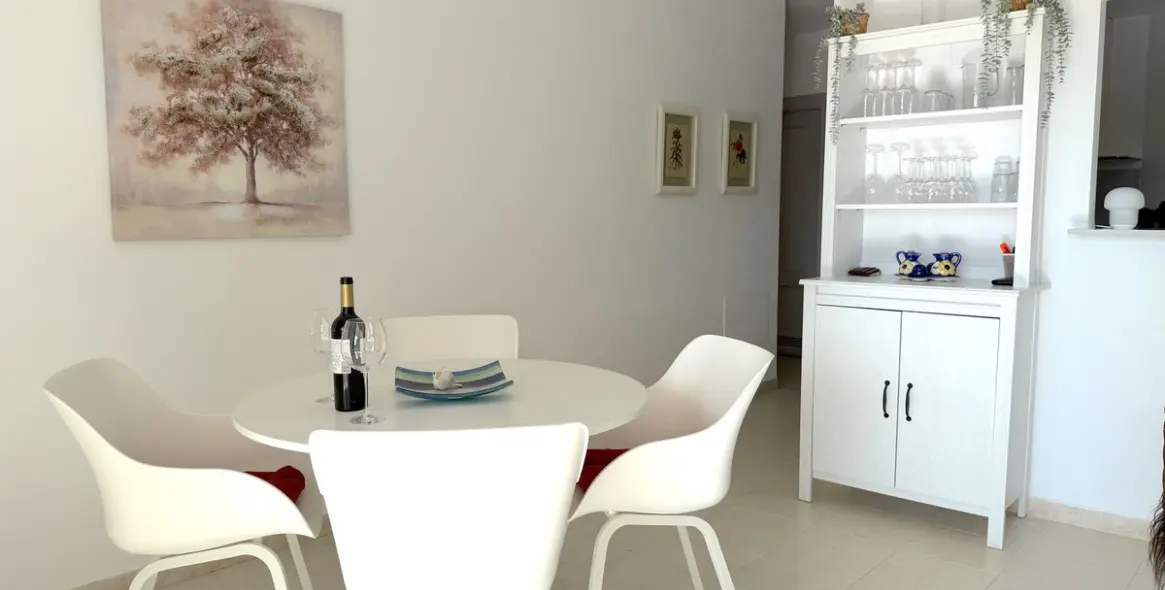 Продажа апартаментов на среднем этаже в Higueron 44