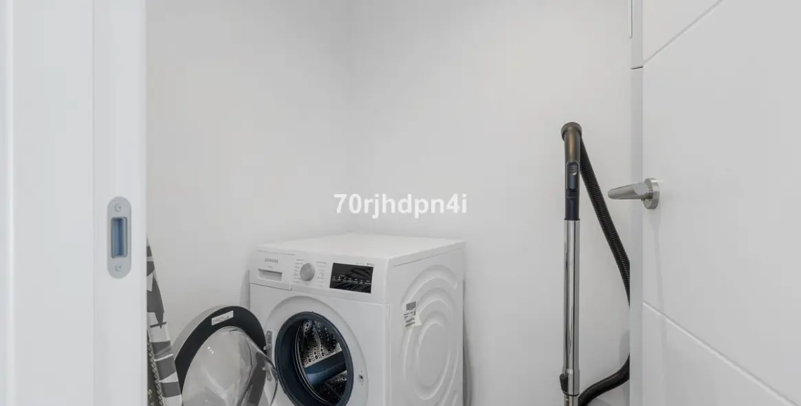 Sale of middle floor apartment in Estepona 13