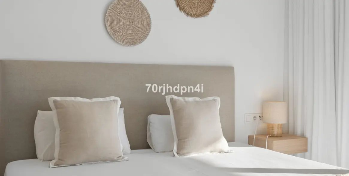 Sale of middle floor apartment in Casares 22