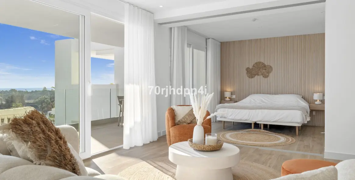 Sale of middle floor apartment in Casares 24