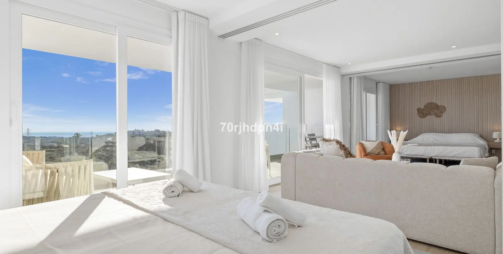 Sale of middle floor apartment in Casares 4