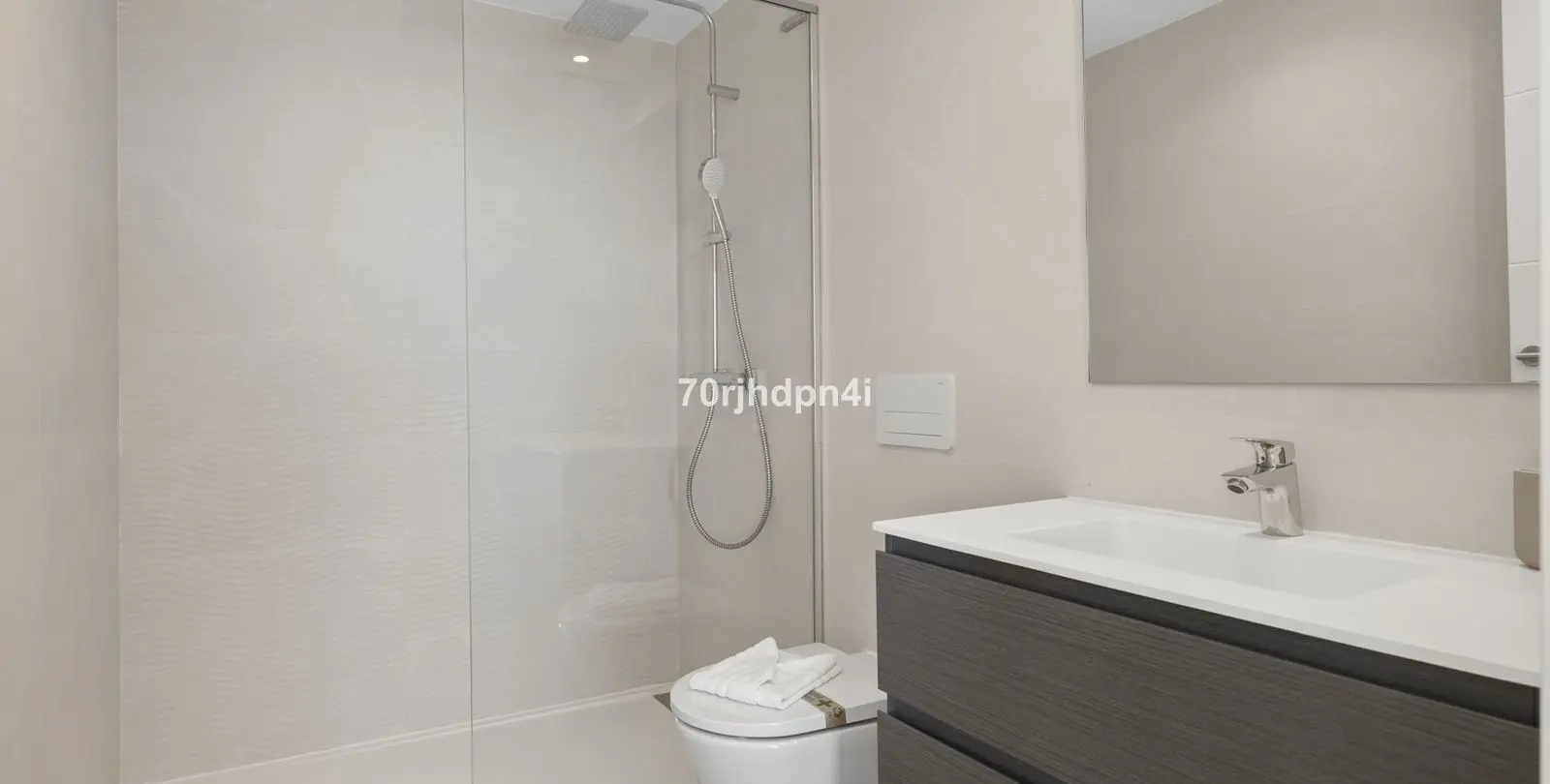 Sale of middle floor apartment in Casares 18
