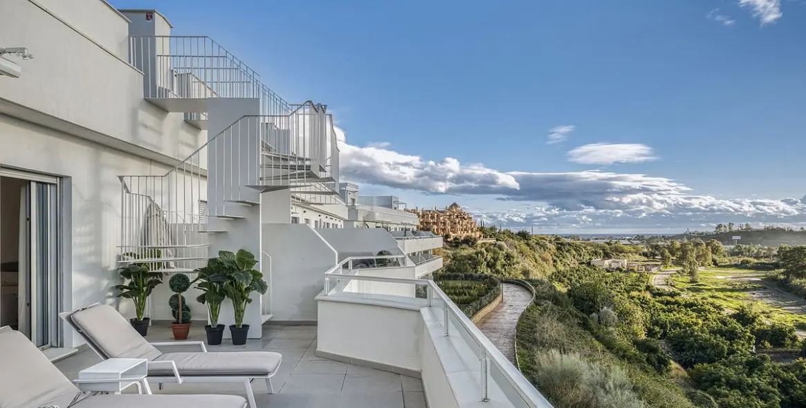 Sale of penthouse in Cancelada 2