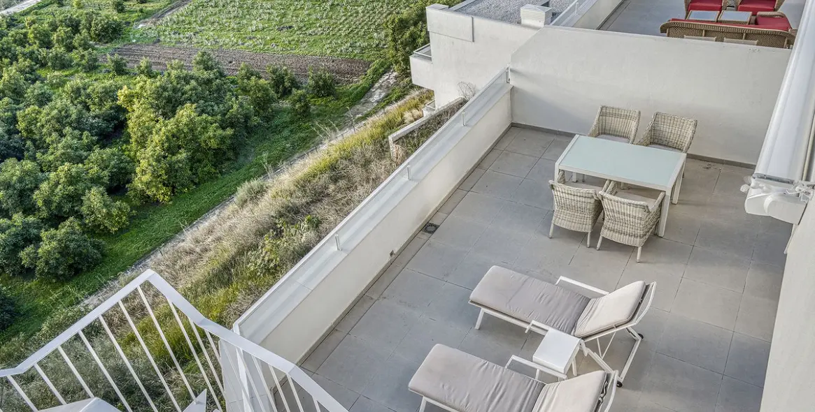 Sale of penthouse in Cancelada 10