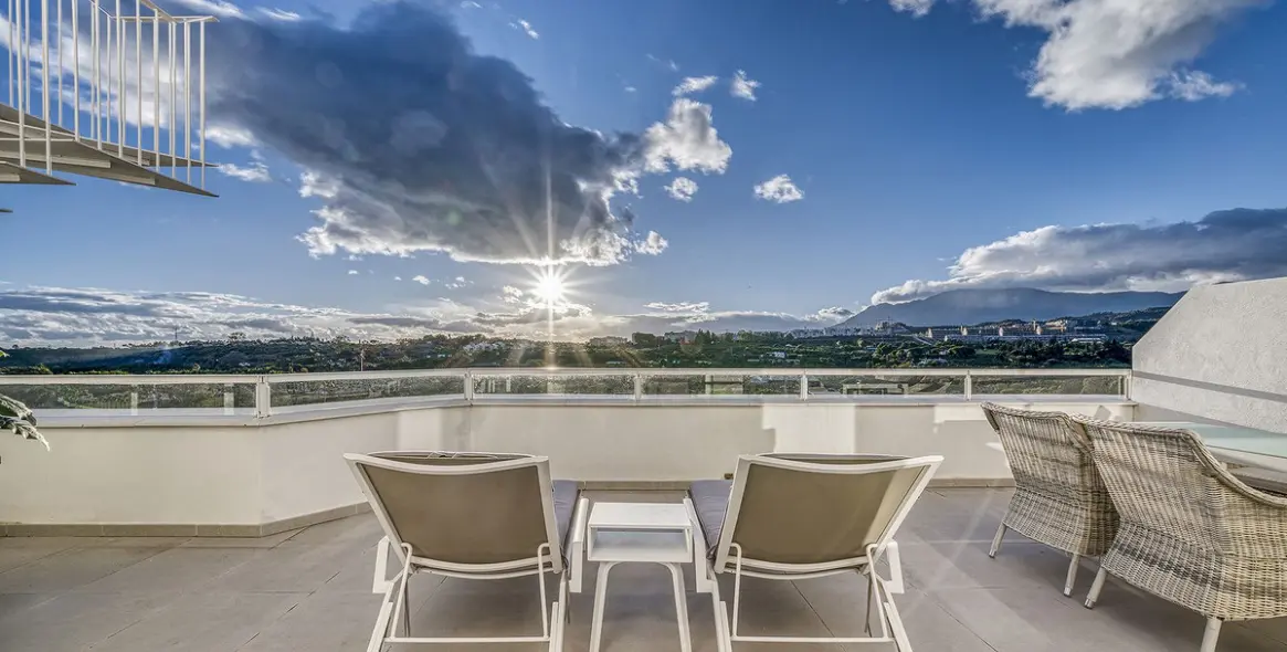 Sale of penthouse in Cancelada 12