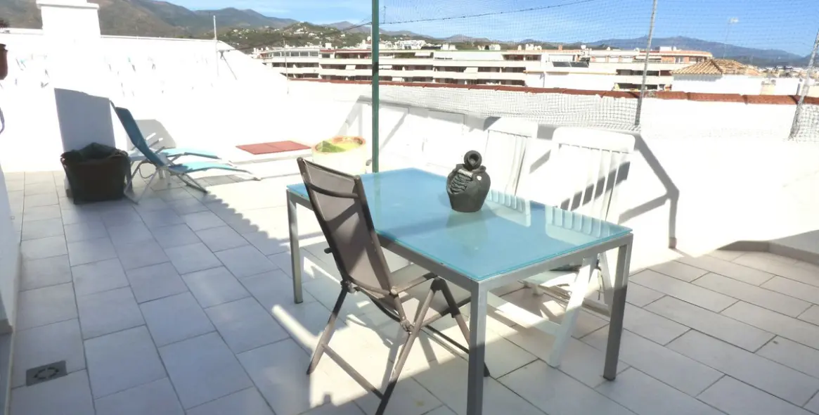 Sale of penthouse duplex in Estepona 1