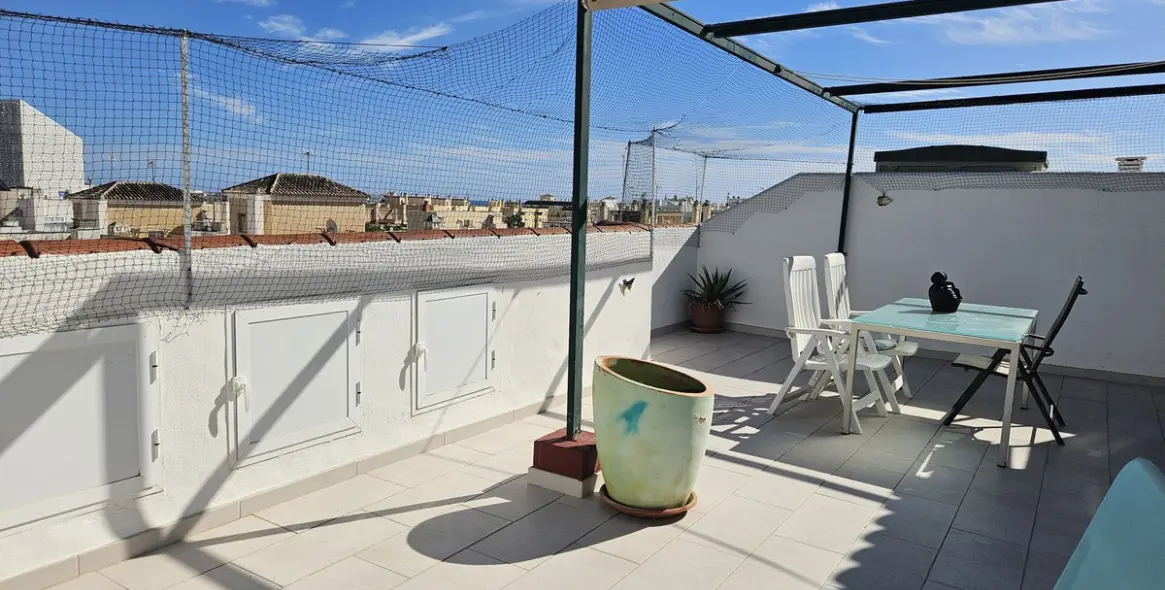 Sale of penthouse duplex in Estepona 2