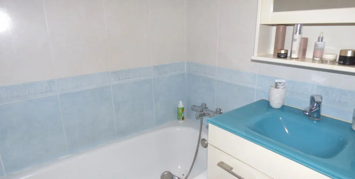 Sale of penthouse duplex in Estepona 12