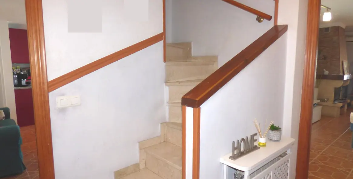 Sale of penthouse duplex in Estepona 18