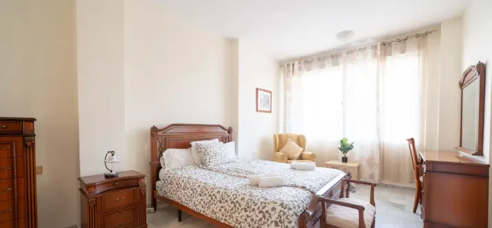 Sale of middle floor apartment in Nueva Andalucía 2