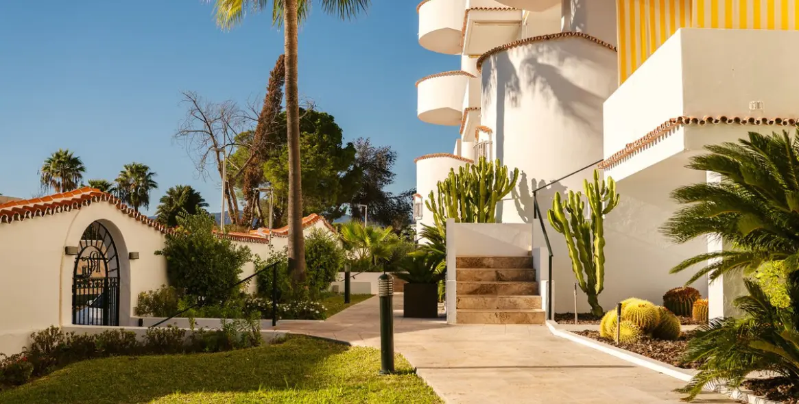 Venta de apartamento en planta media en Nueva Andalucía 31