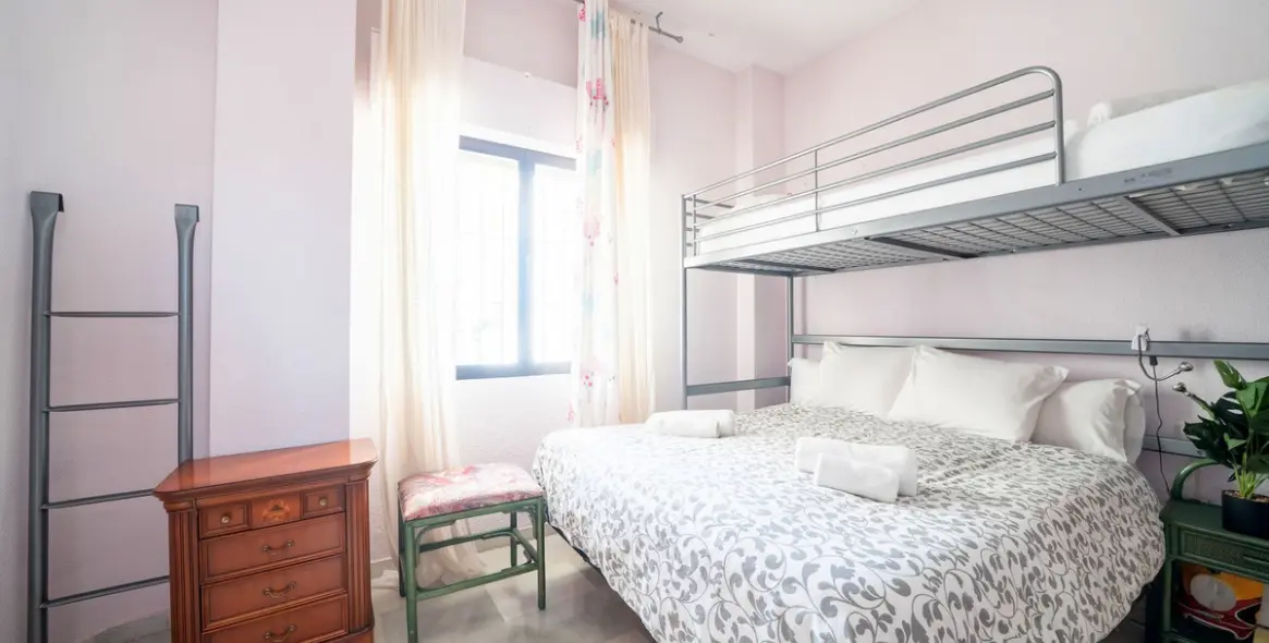 Venta de apartamento en planta media en Nueva Andalucía 10
