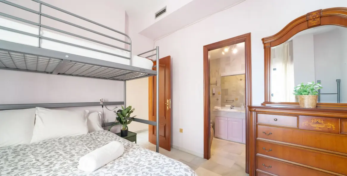 Venta de apartamento en planta media en Nueva Andalucía 11