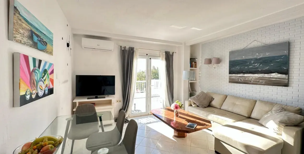 Long-term rent of penthouse in The Golden Mile 1