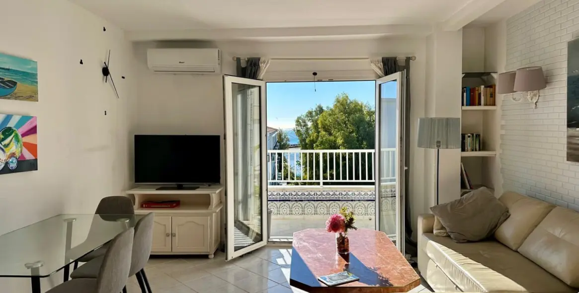 Long-term rent of penthouse in The Golden Mile 4