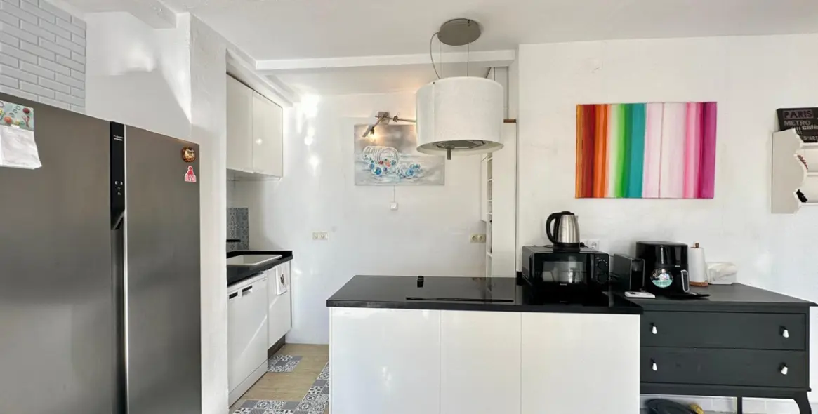 Long-term rent of penthouse in The Golden Mile 11