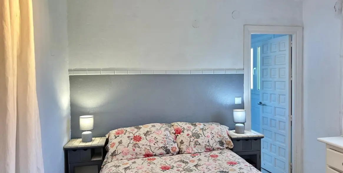 Long-term rent of penthouse in The Golden Mile 15