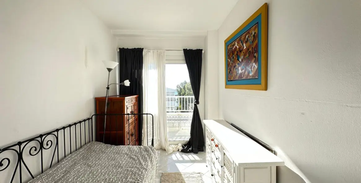 Long-term rent of penthouse in The Golden Mile 20