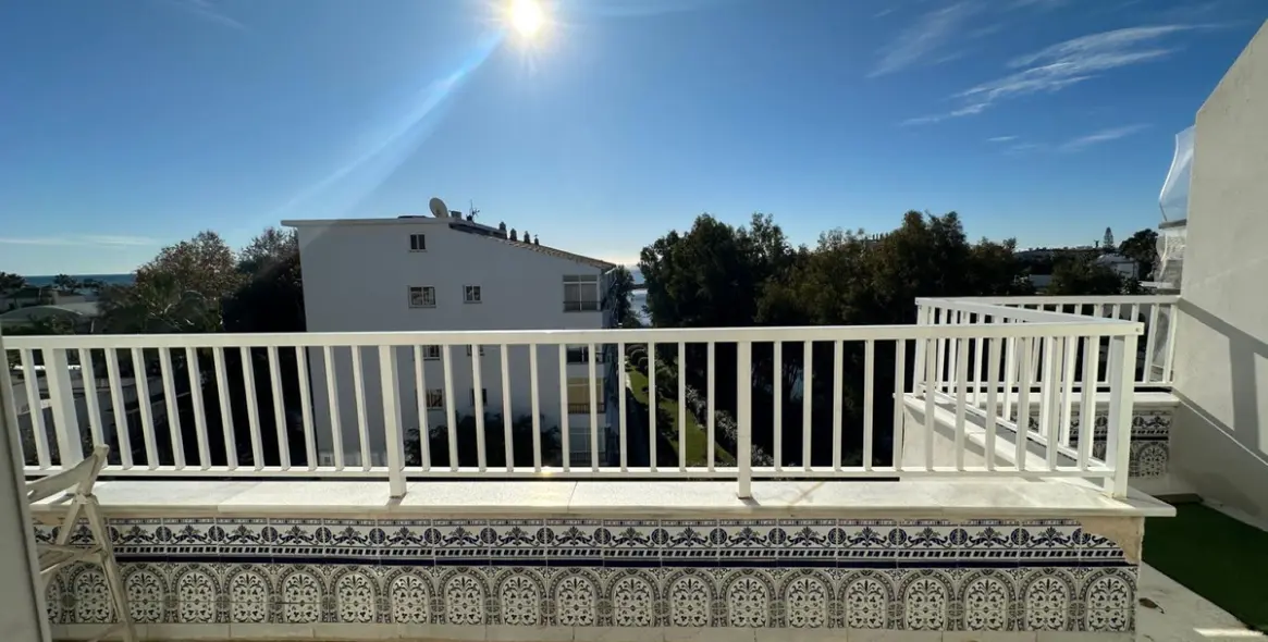 Long-term rent of penthouse in The Golden Mile 25