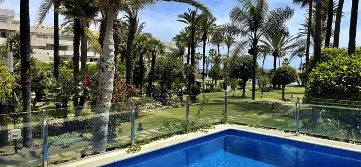 Short-term rent of ground floor apartment in Puerto Banús 0