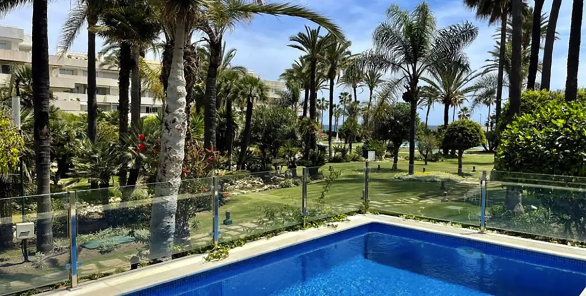 Short-term rent of ground floor apartment in Puerto Banús 2