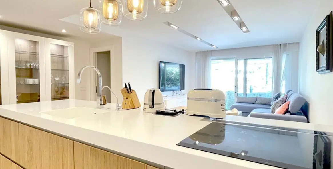 Short-term rent of ground floor apartment in Puerto Banús 11