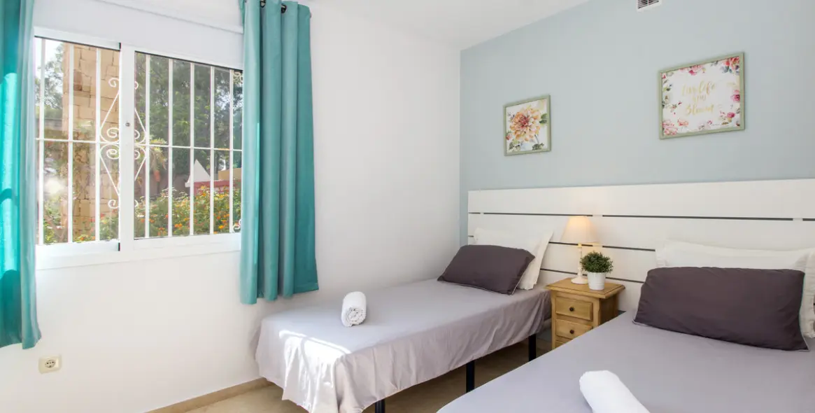 Alquiler a largo plazo de apartamento en planta baja en Elviria 13