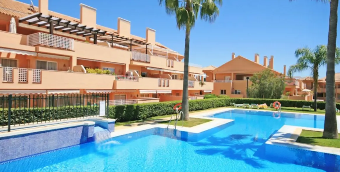 Alquiler a largo plazo de apartamento en planta baja en Elviria 18