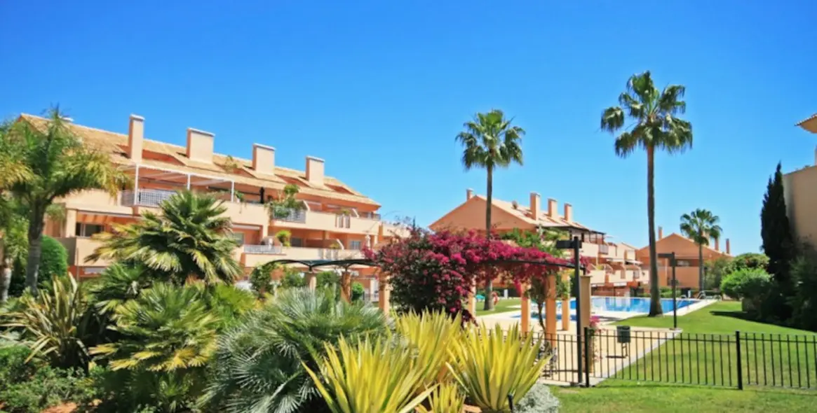 Alquiler a largo plazo de apartamento en planta baja en Elviria 19