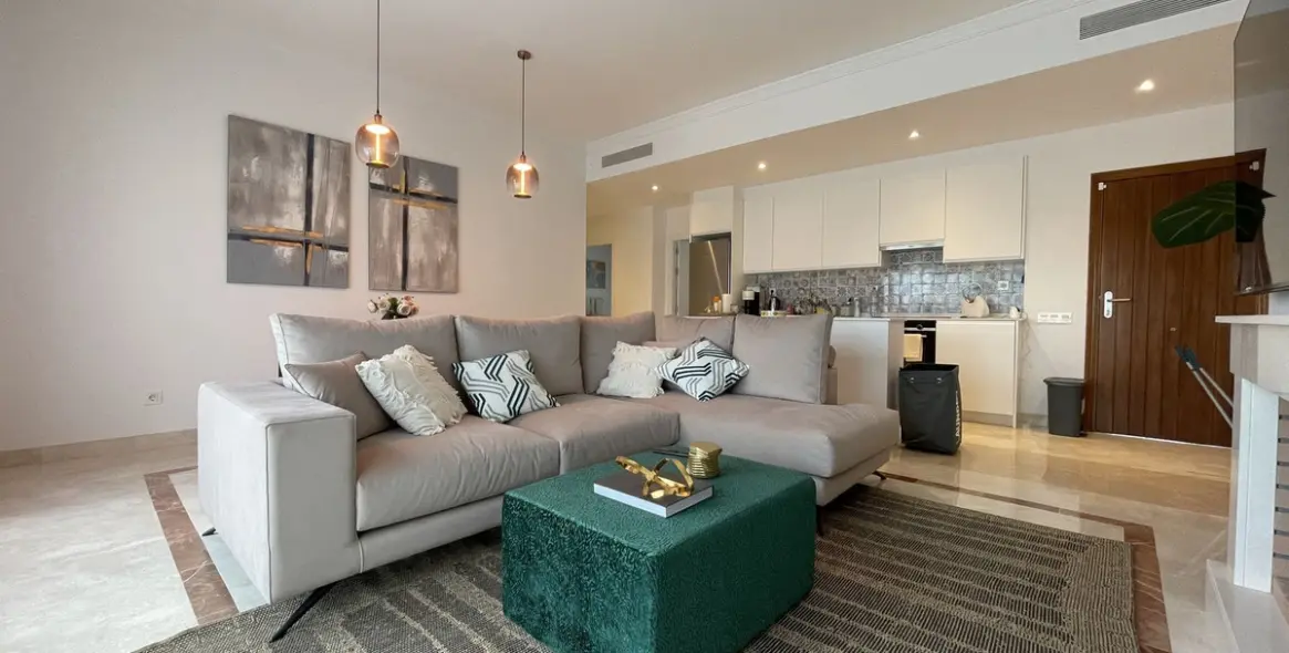 Long-term rent of middle floor apartment in El Paraiso 1