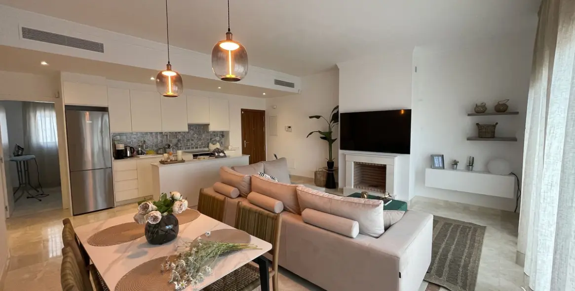 Long-term rent of middle floor apartment in El Paraiso 2