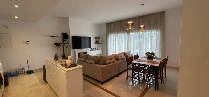 Long-term rent of middle floor apartment in El Paraiso 2