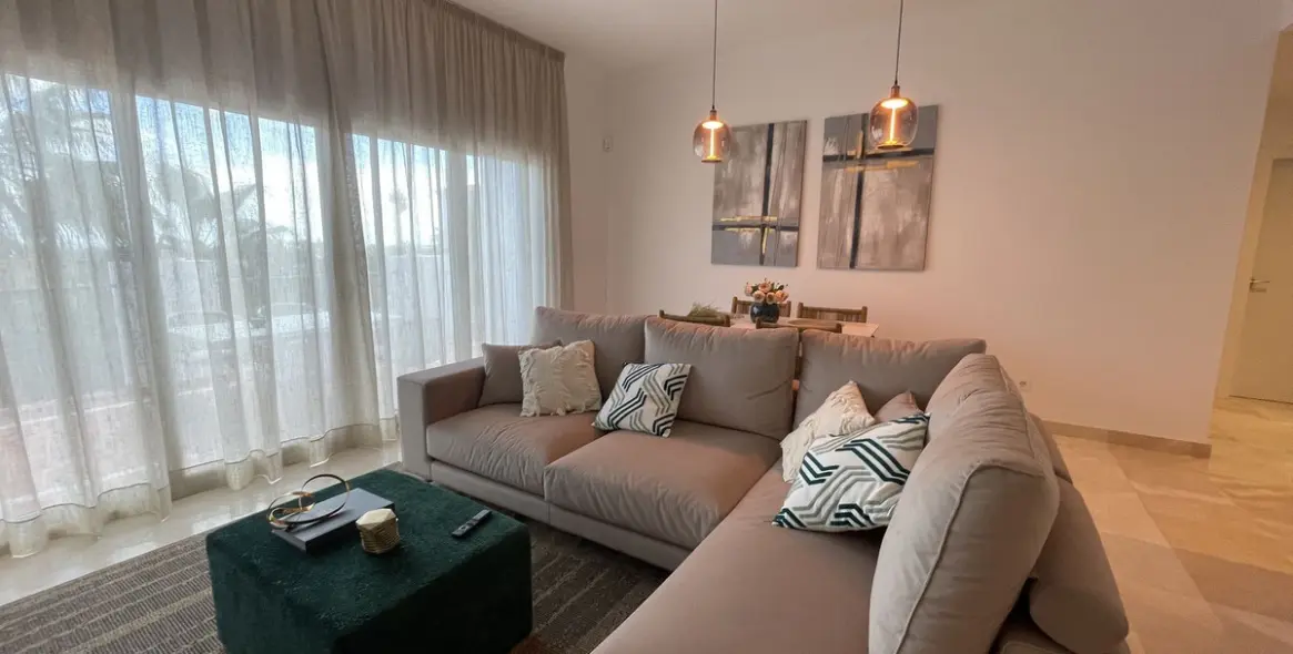 Long-term rent of middle floor apartment in El Paraiso 4