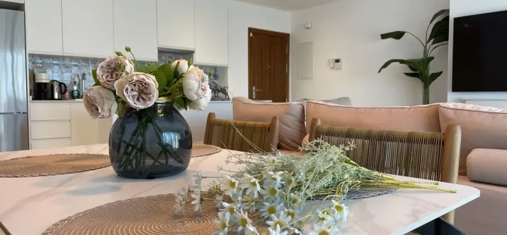 Long-term rent of middle floor apartment in El Paraiso 4