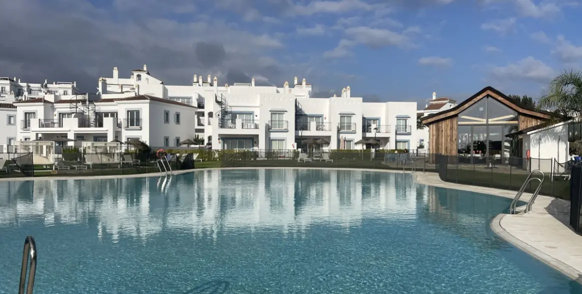 Long-term rent of middle floor apartment in El Paraiso 25