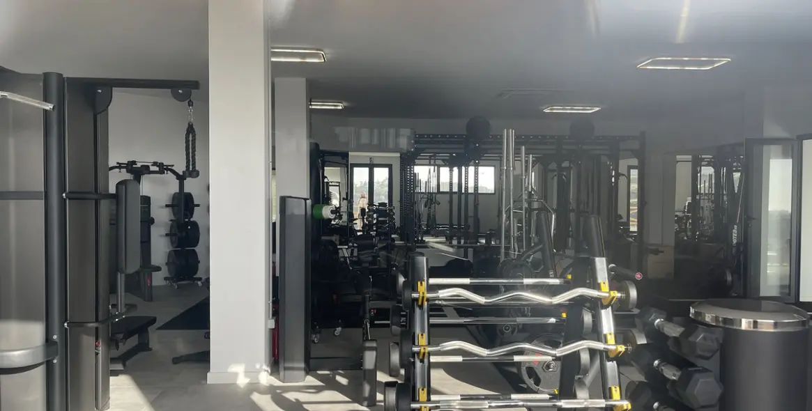 Long-term rent of middle floor apartment in El Paraiso 26