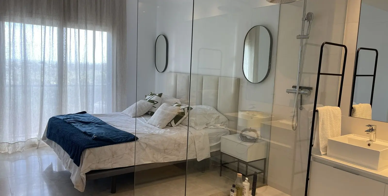 Sale of middle floor apartment in El Paraiso 8