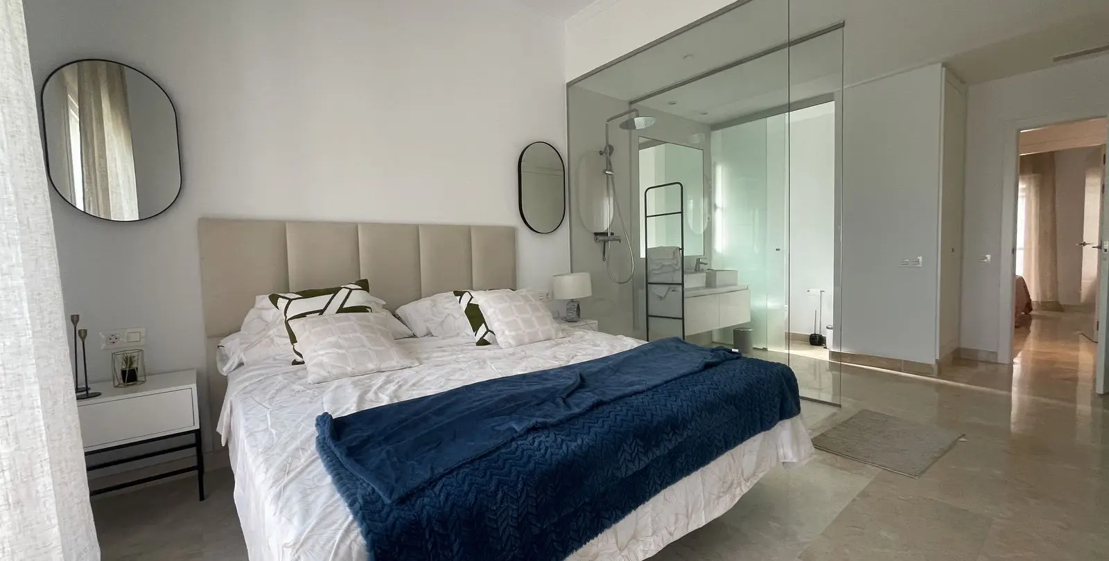 Sale of middle floor apartment in El Paraiso 10