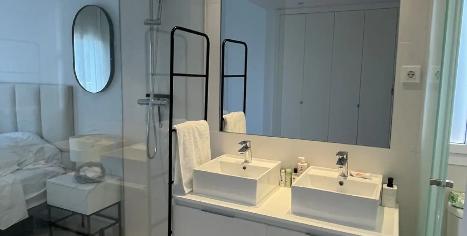 Sale of middle floor apartment in El Paraiso 14