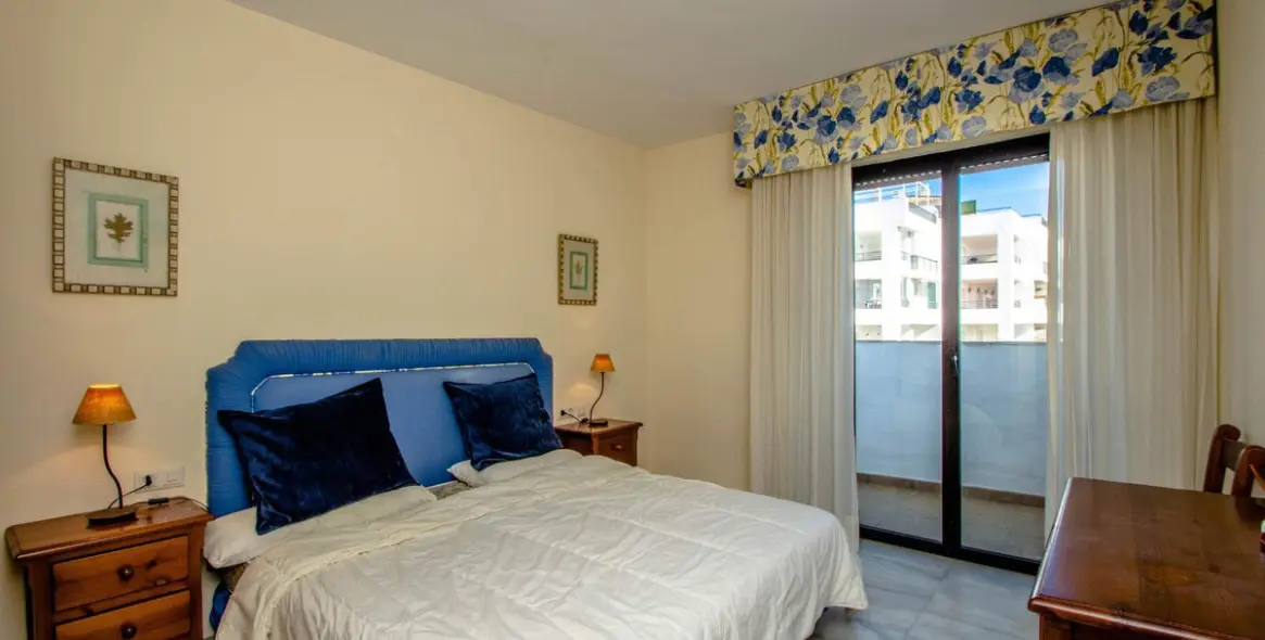 Краткосрочная аренда апартаментов на среднем этаже в Puerto Banús 14