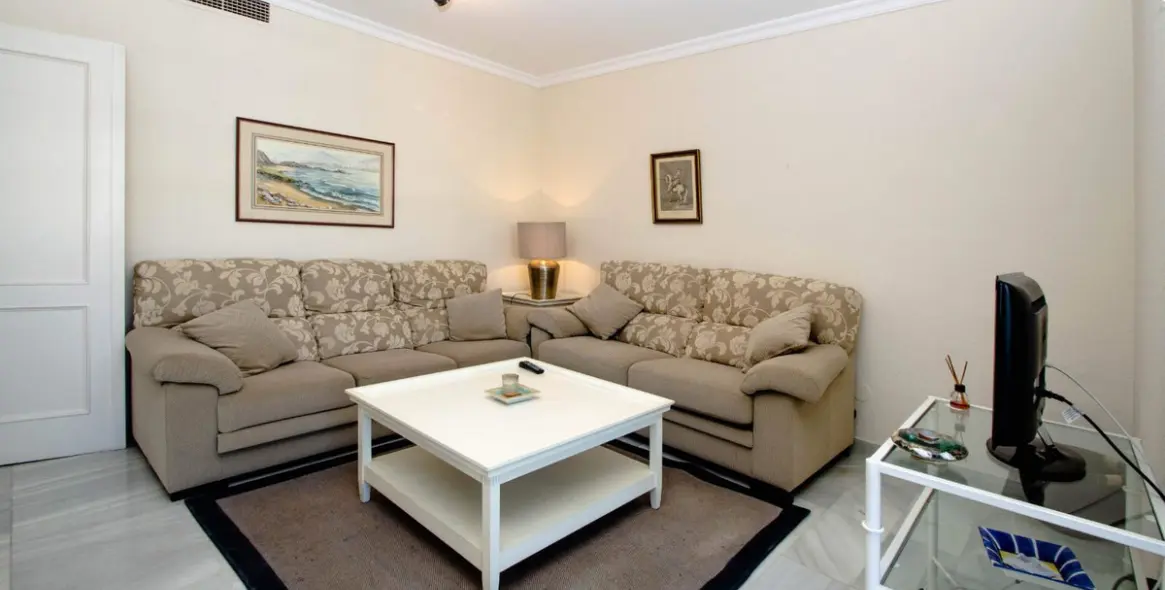 Краткосрочная аренда апартаментов на среднем этаже в Puerto Banús 28