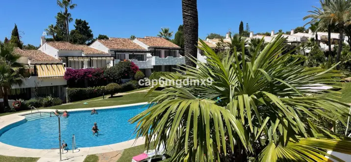 Alquiler a largo plazo de apartamento en planta media en Sierra Blanca 0