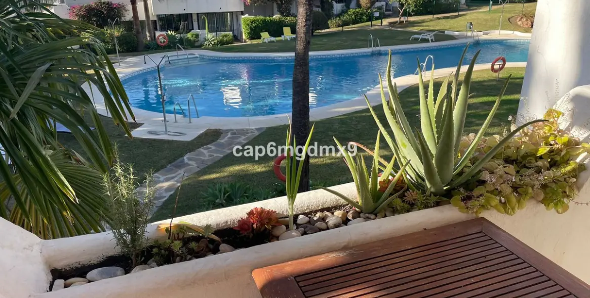 Долгосрочная аренда апартаментов на среднем этаже в Sierra Blanca 2