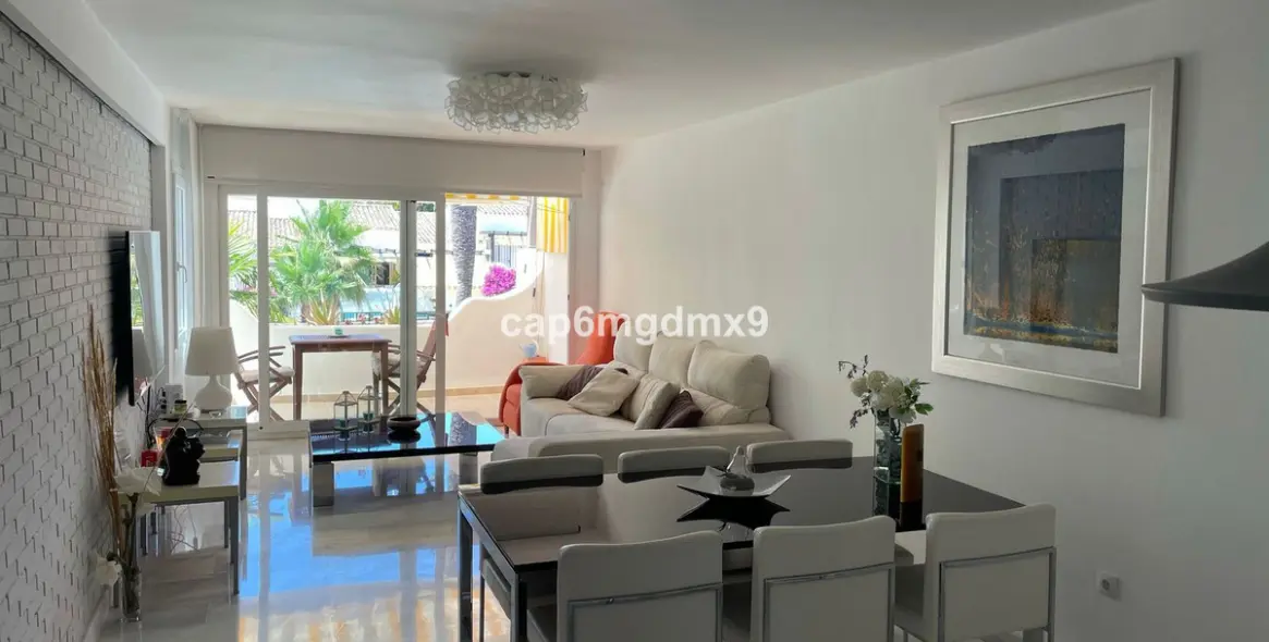 Долгосрочная аренда апартаментов на среднем этаже в Sierra Blanca 4